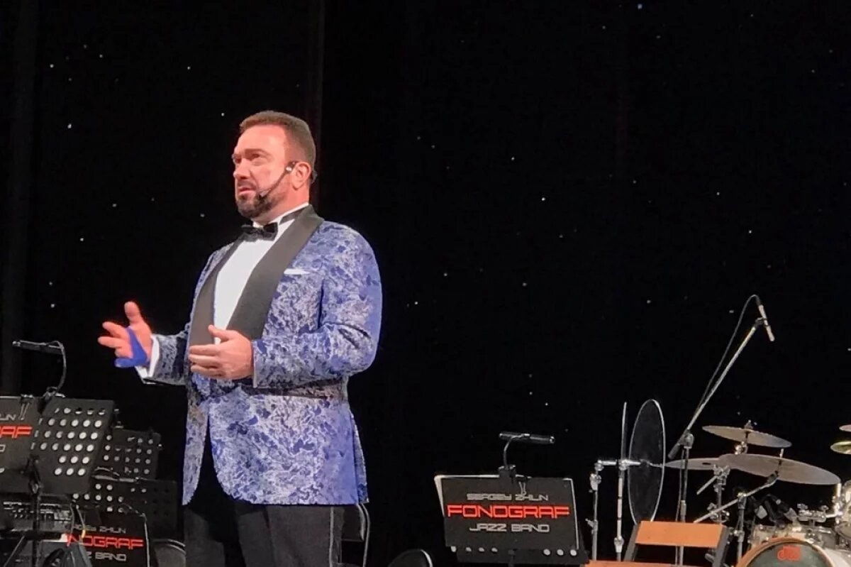    Сергей Жилин сыграл в Ставрополе двухчасовой концерт со сломанным пальцем