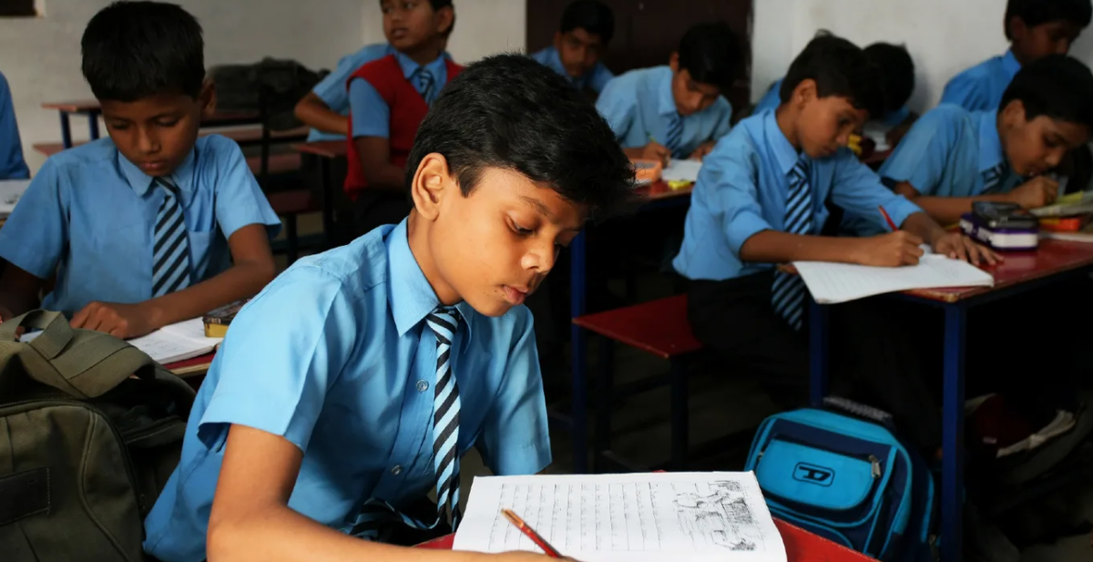 Запишите: принести их дома свечи, будем практиковаться в темных ритуалах