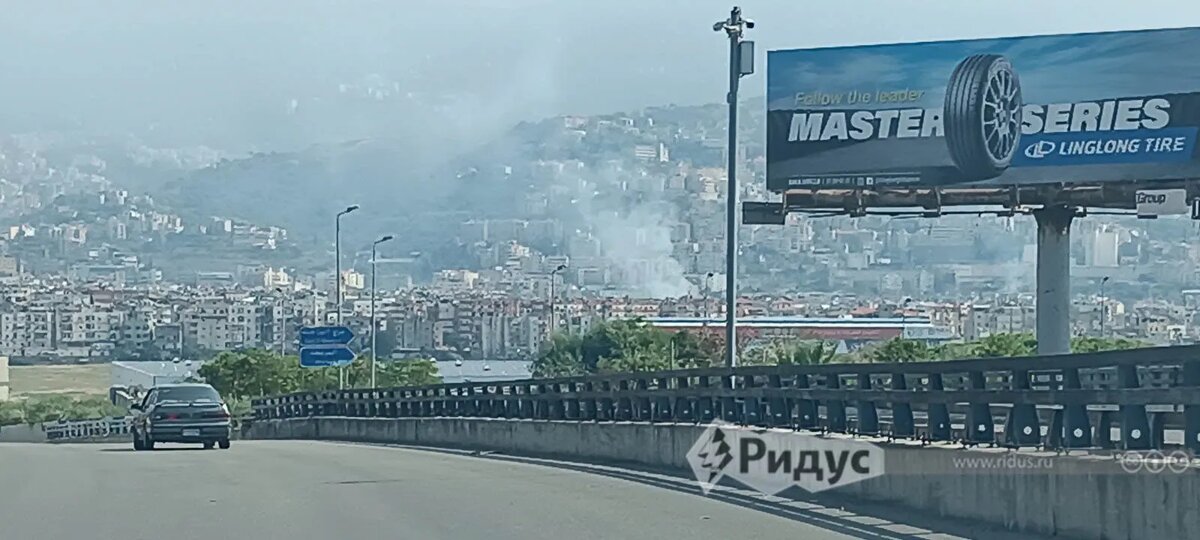    Бейрут 02.10.2024. Вид с трассы на обстрел в районе аэропорта. © Анхар Кочнева/"Ridus"