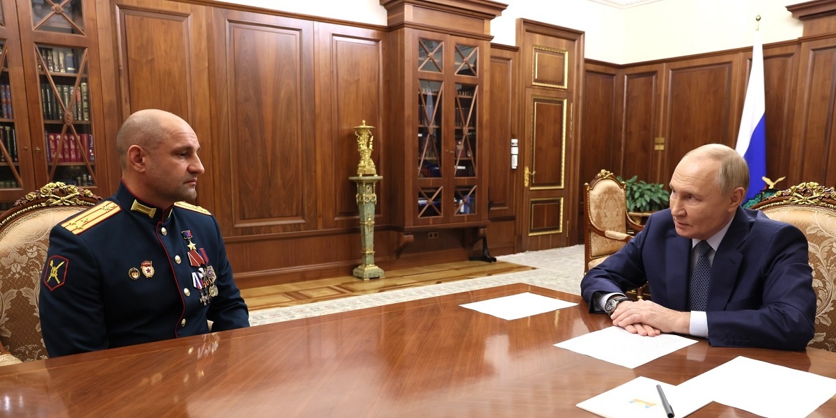 Фото: с сайта Кремля (http://static.kremlin.ru/media/events/photos/big2x/9xrztHbULaHyoDQ4fD6eSiwBhBkPBoWM.jpg)