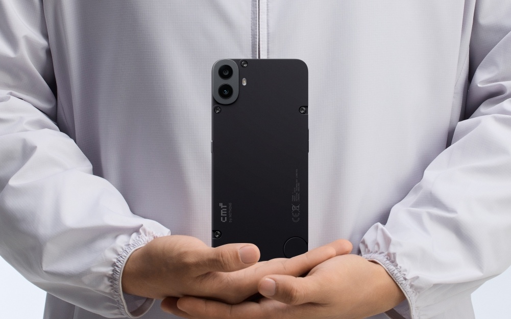 Лаконичный дизайн CMF by Nothing Phone 1 