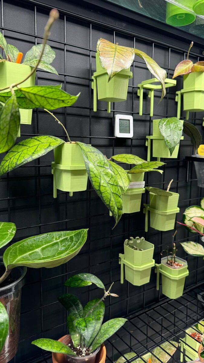 Моя витрина, собранная в Леруа Мерлен