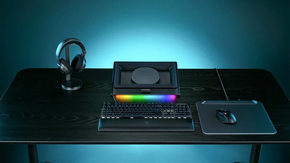    Razer выпустила турбоохлаждающую подставку для ноутбуков с RGB-подсветкой