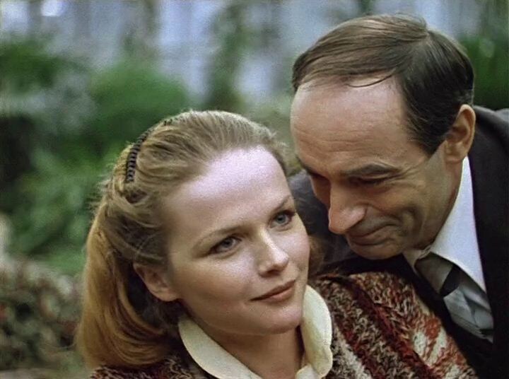 С Сатанеевым Алёнушка смотрится лучше, чем с Иваном. Источник: kino-teatr.ru