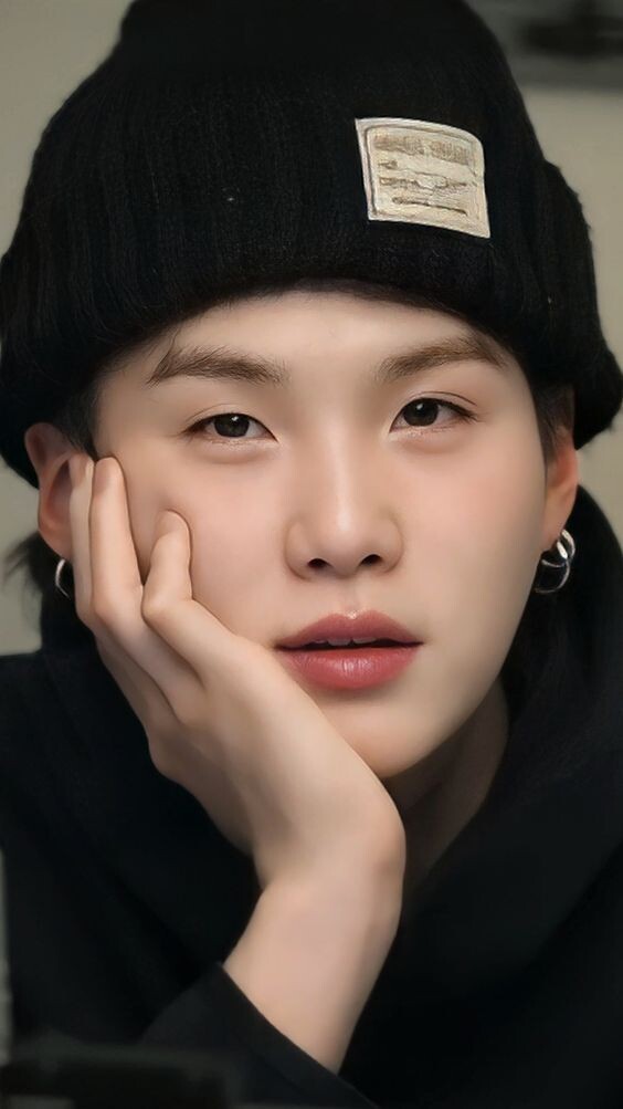 Юнги: ... в конце концов, не всё ли равно, как помогать любимому городу пополнять бюджет ...