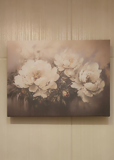 Картина очень полезная, она прикрывает мне дырку в стене 🤣 Хорошая, полностью соответствует описанию. Спасибо продавцу.