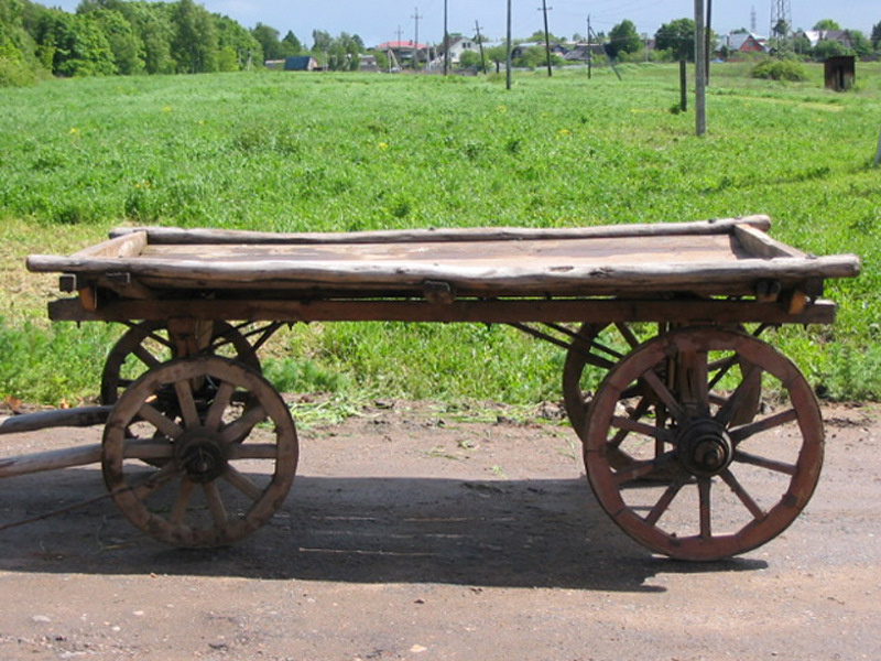 Старая деревянная телега. Фото из открытых источников.