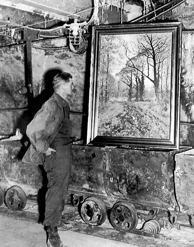 В конце войны союзные войска находили награбленное добро по всей Германии