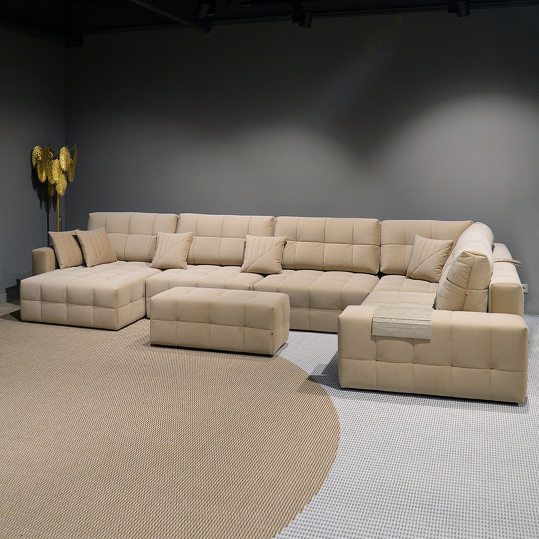 ЭНЗО - модульная система повышенного комфорта. Стильные прямые формы модели будут отлично смотреться в интерьерах различных стилистик от классики до лофта. Система состоит из модулей различной функциональности. Вы можете собрать свой диван разной ширины, от маленького прямого в спальню до большого П-образного дивана в гостиную. 