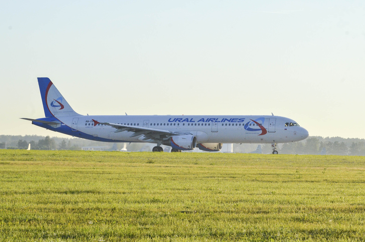 Пассажира доставили в больницу.  Фото: ФедералПресс / Дмитрий Шевалдин