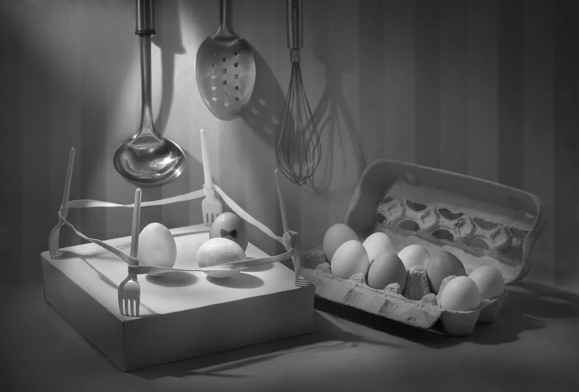 Натюрморт с яйцами. Фото.