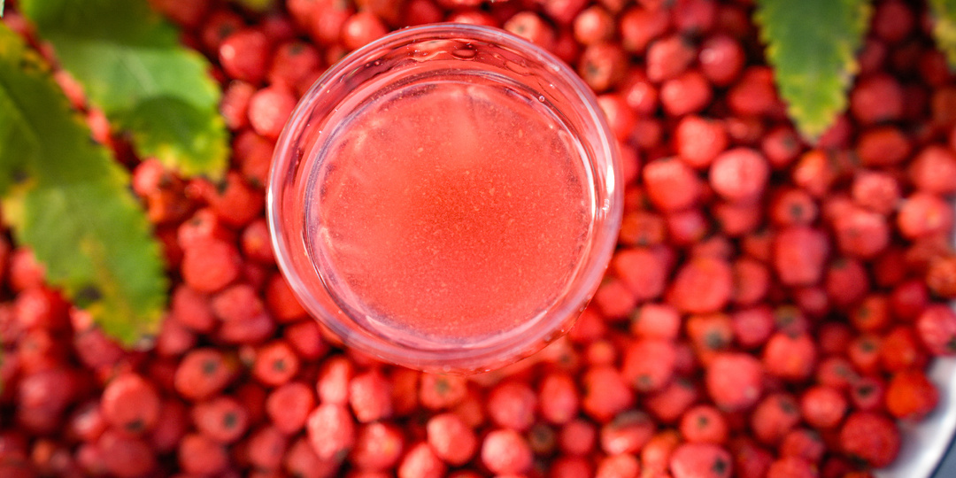 Три ягодных настойки, которые вы ещё успеваете сделать этой осенью