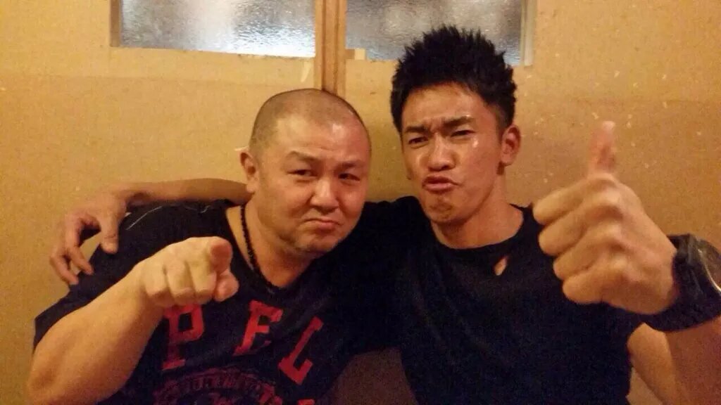 Кацухиса Минами слева    📷