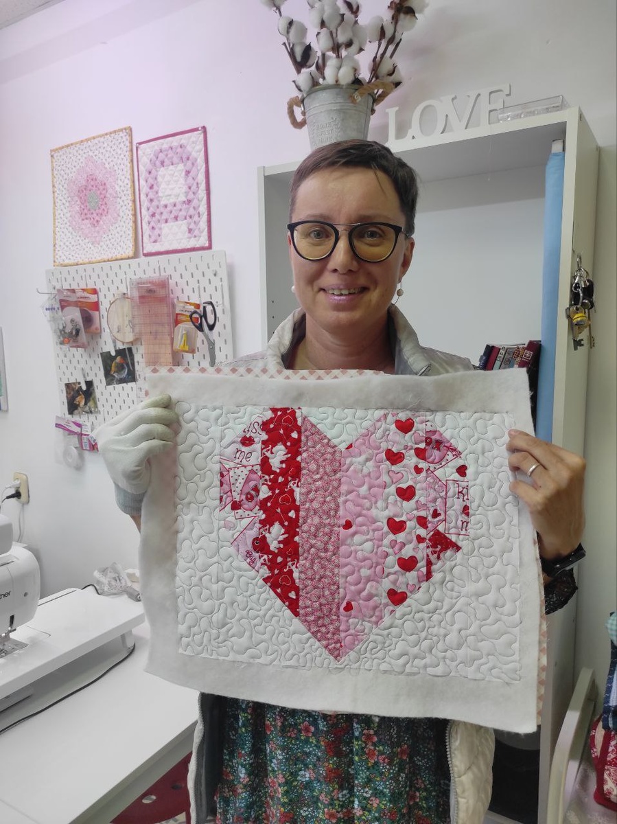 Елена и ее первый опыт в стежке. Как пошутила сама Елена: и сразу корона выросла на голове )))