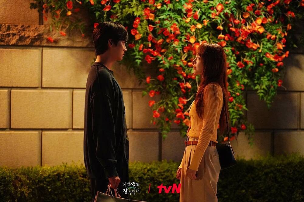 Кадр из дорамы "Увидимся в моей 19-й жизни"