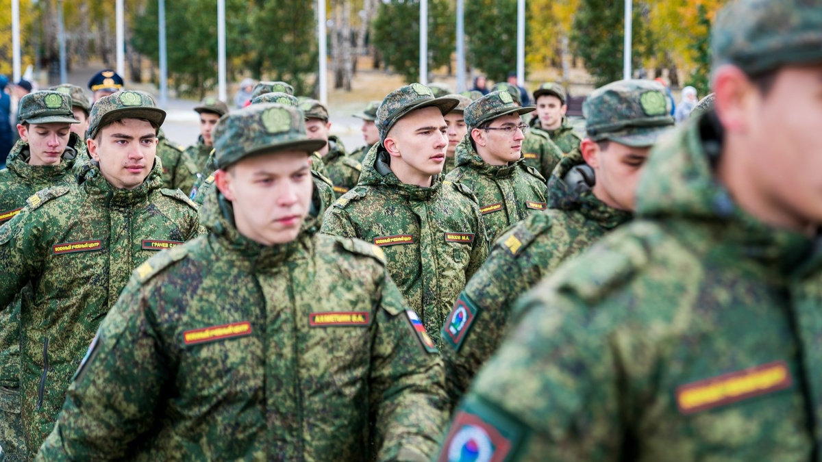    Под осенний призыв в Югре попадут в основном выпускники вузов