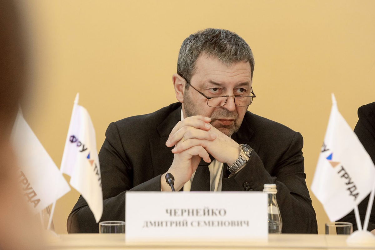 Без лишнего пафоса Чернейко обращал внимание общественности на наиболее болезненные последствия трудовой миграции – на те последствия, о которых говорили глава российского государства Владимир Путин, патриарх Кирилл, руководитель Следственного комитета Александр Бастрыкин