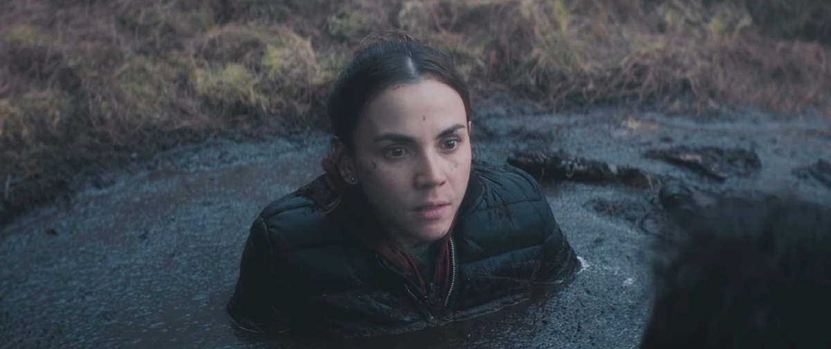 Скриншот из триллера "Змеиная топь" ("Quicksand").