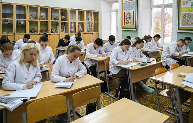 444 студента-целевика по заказу областного Минздрава пошли учиться медицине