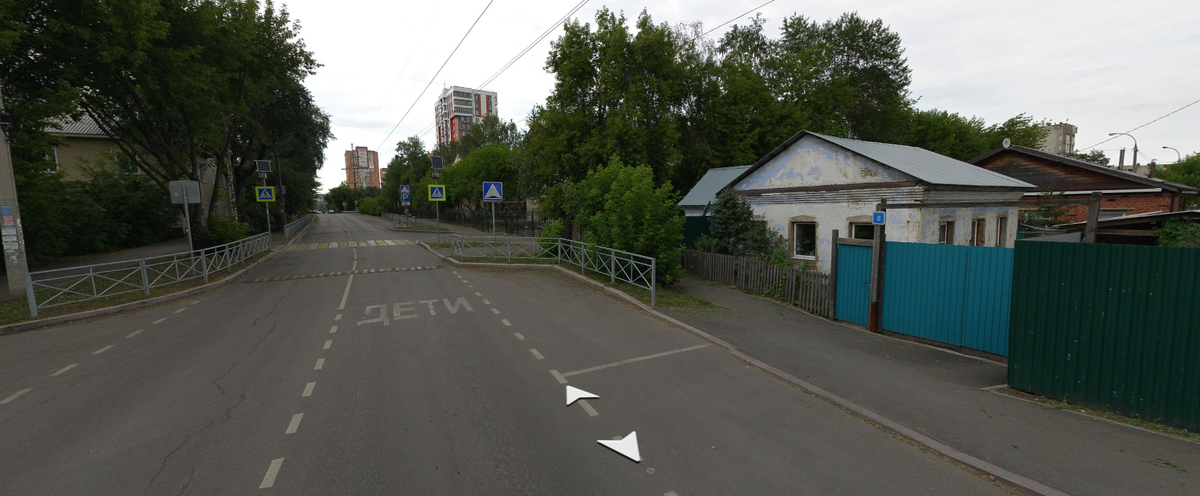 начало улицы выглядит как-то уныло, правда?