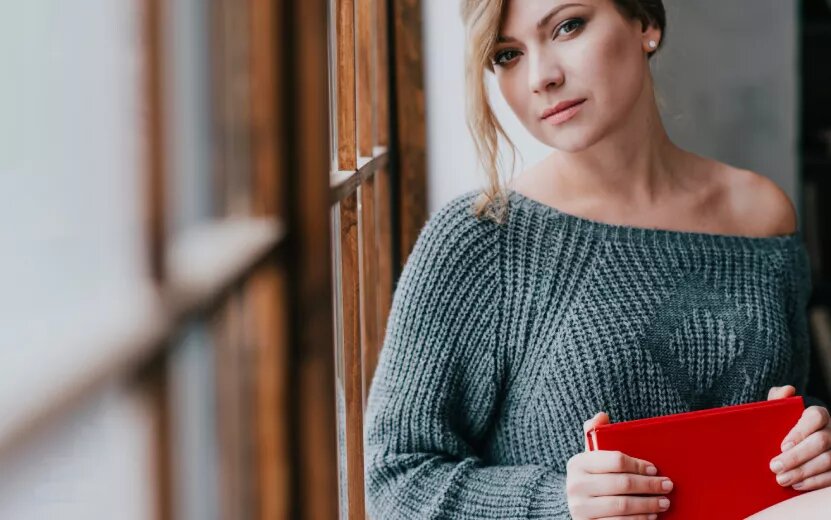    Спроси психолога: что делать, если парень запрещает одеваться по желанию и хочется увести женатого из семьи