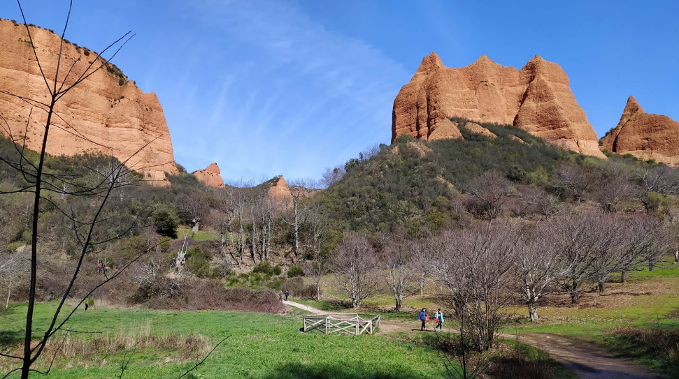 Вход на территорию древнего рудника