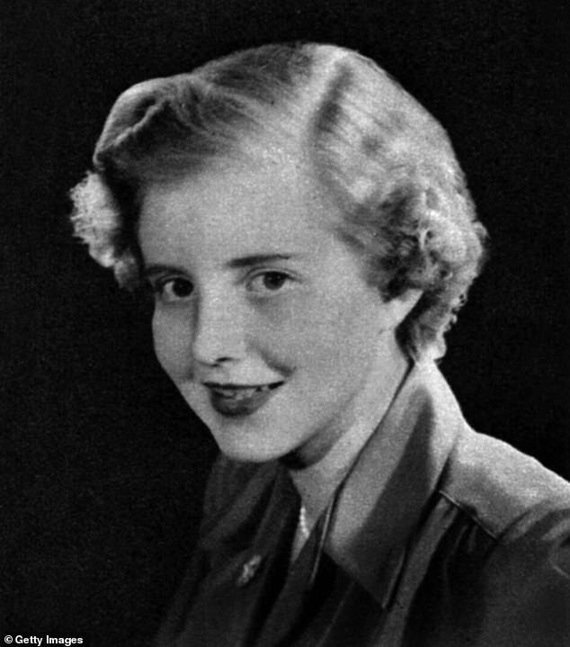 Этот снимок Энн Кук был опубликован в журнале Tatler 10 июня 1953 года. Фото https://i.dailymail.co.uk.