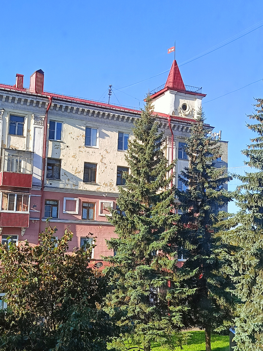 Междуреченск. Коммунистический проспект - вид из нашего окна