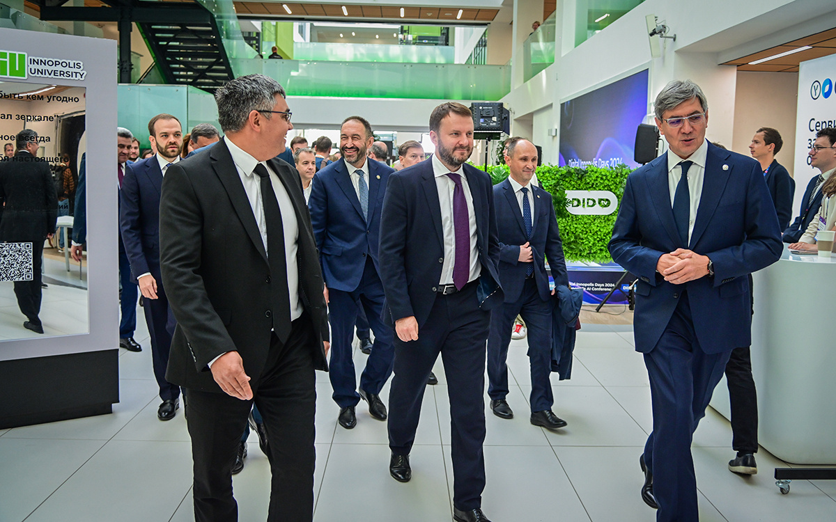 Десант топовых федеральных чиновников прибыл сегодня в Иннополис. Фото: tatarstan.ru