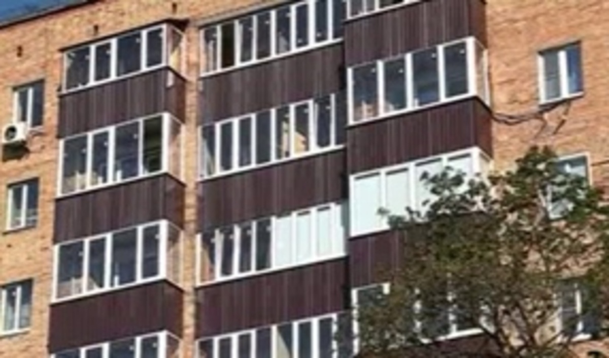    В Курске в доме на Союзной, пострадавшем от падения сегмента ракеты, завершается ремонт