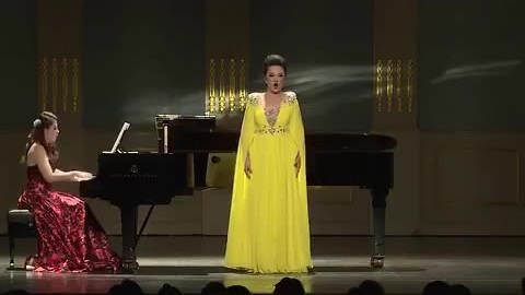 Famous soprano Xu Xiaoying “Road to Love” Solo Concert at Shanghai Concert Hall