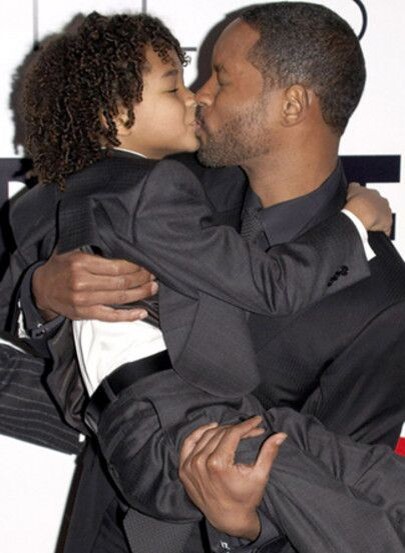  Will Smith Kisses Son Jaden