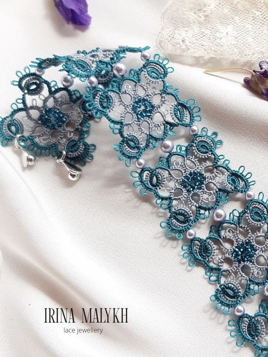 Браслет "Фиона" в зеленом цвете с бусинами. Ирина Малых.
