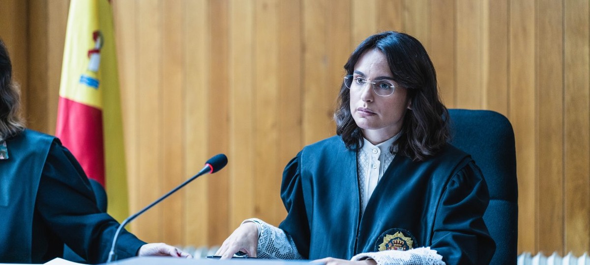 судья Кармен Коста (в исполнении Вероники Эчеги)