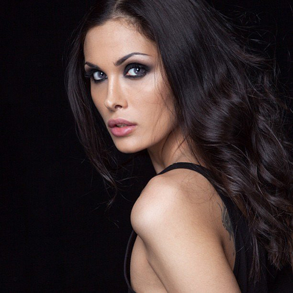 Алана до пластики /Фото с сайта www.bolshoyvopros.ru