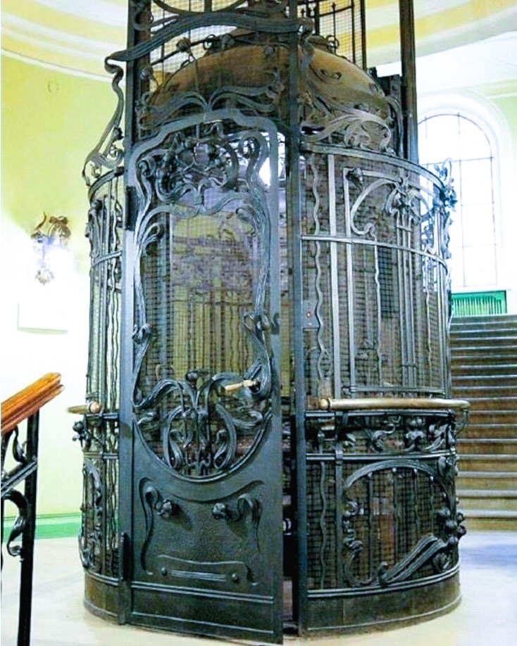 Старинный лифт 19 века, Санкт-Петербург. Фото Яндекс.Картинки