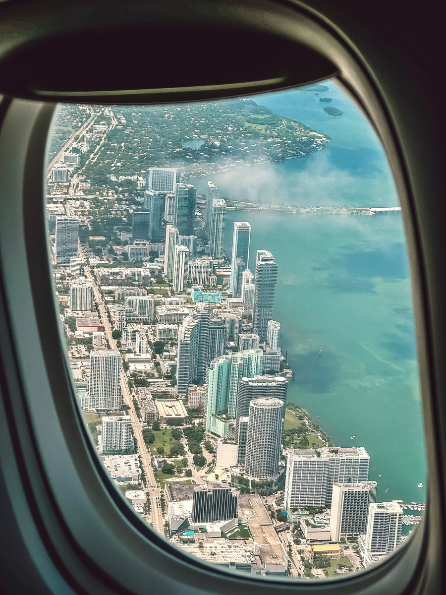Подлетаем к Майами.