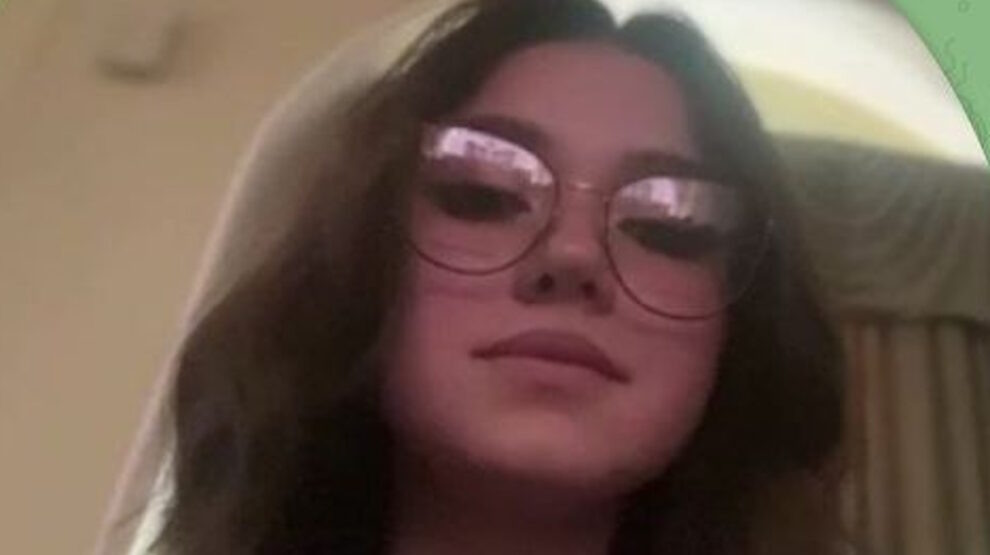    Камила Валиева в очках. Фото: стоп-кадр видео соцсетей фигуристки Камилы Валиевой