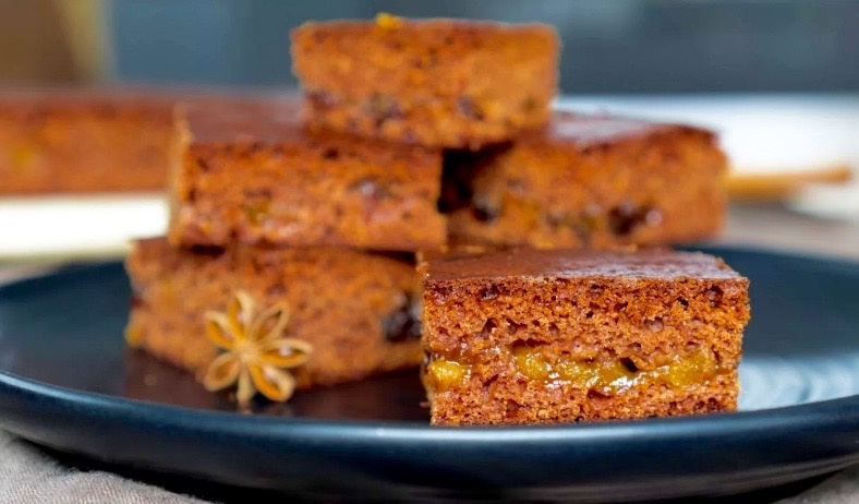 Распробовала медовую коврижку. Вкуснее не ела. Поделюсь отличным рецептом.