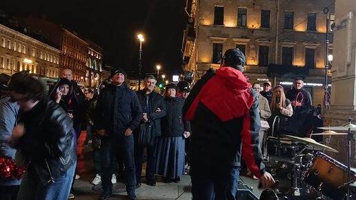 ПИТЕР 💖ГРУППА АЙДАХО ВЫСТУПАЕТ НА НЕВСКОМ ПРОСПЕКТЕ 💖