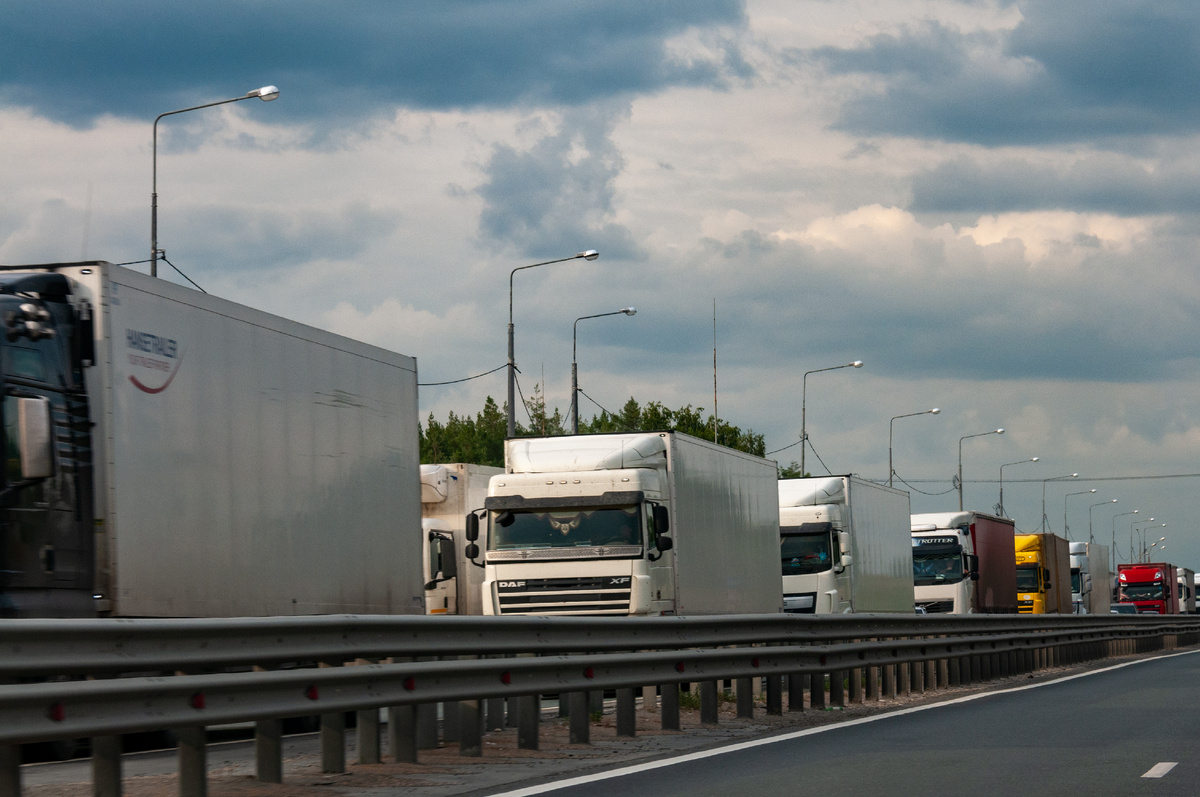 Svetlana Vozmilova/Global Look Press. Но бывают и просто пробки из фур...