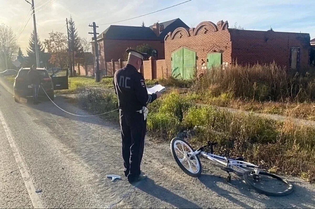    В Свердловской области сбили 17-летнюю девушку на велосипеде