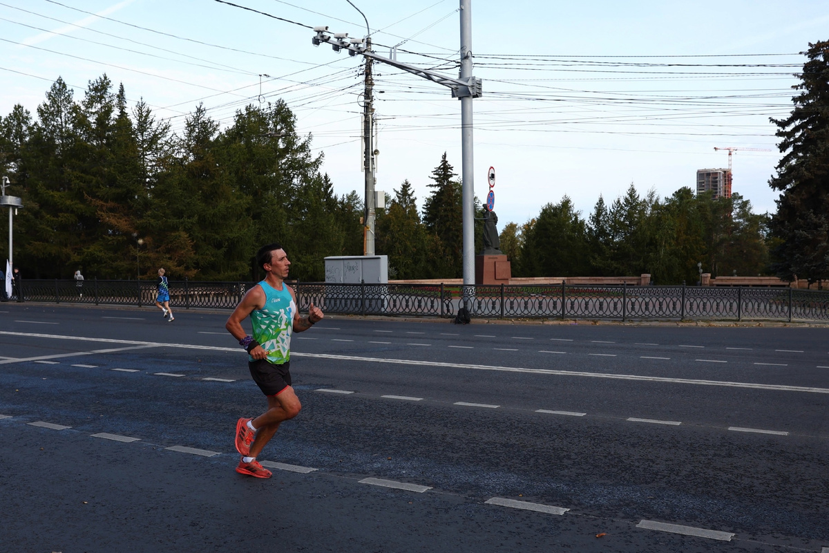 бегу такой какие-то теоремы решаю по дороге (фото @konstantin_khrushchev_foto ВК профиль)
