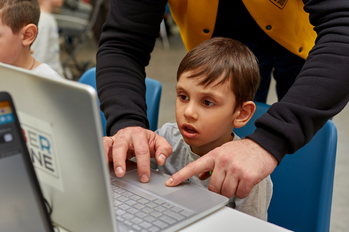 Международная детская IT-школа KIBERone 