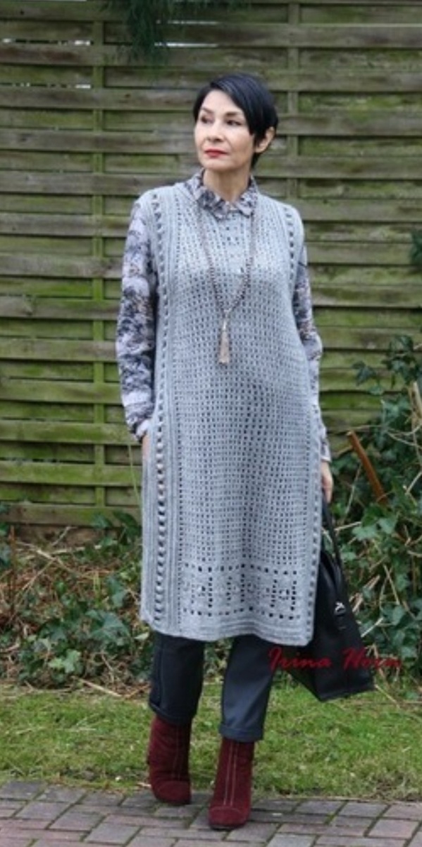 Длинный жилет.