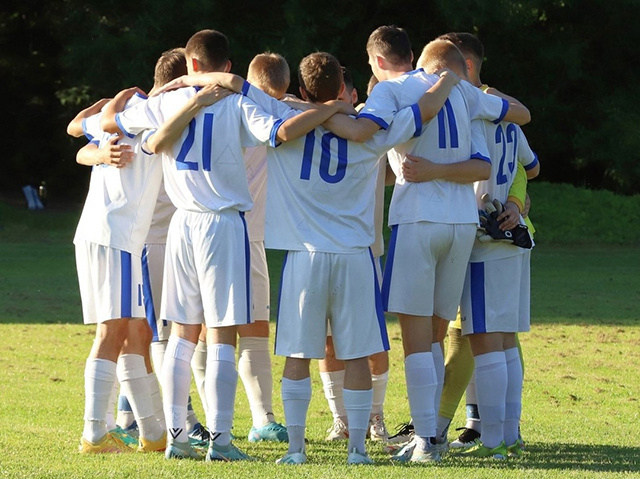 Команда тверской СШОР по футболу разгромила лидера