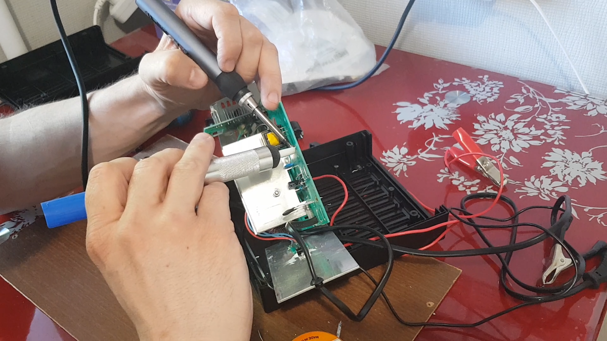 Большинство приборов можно отремонтировать минимальным набором инструментов.