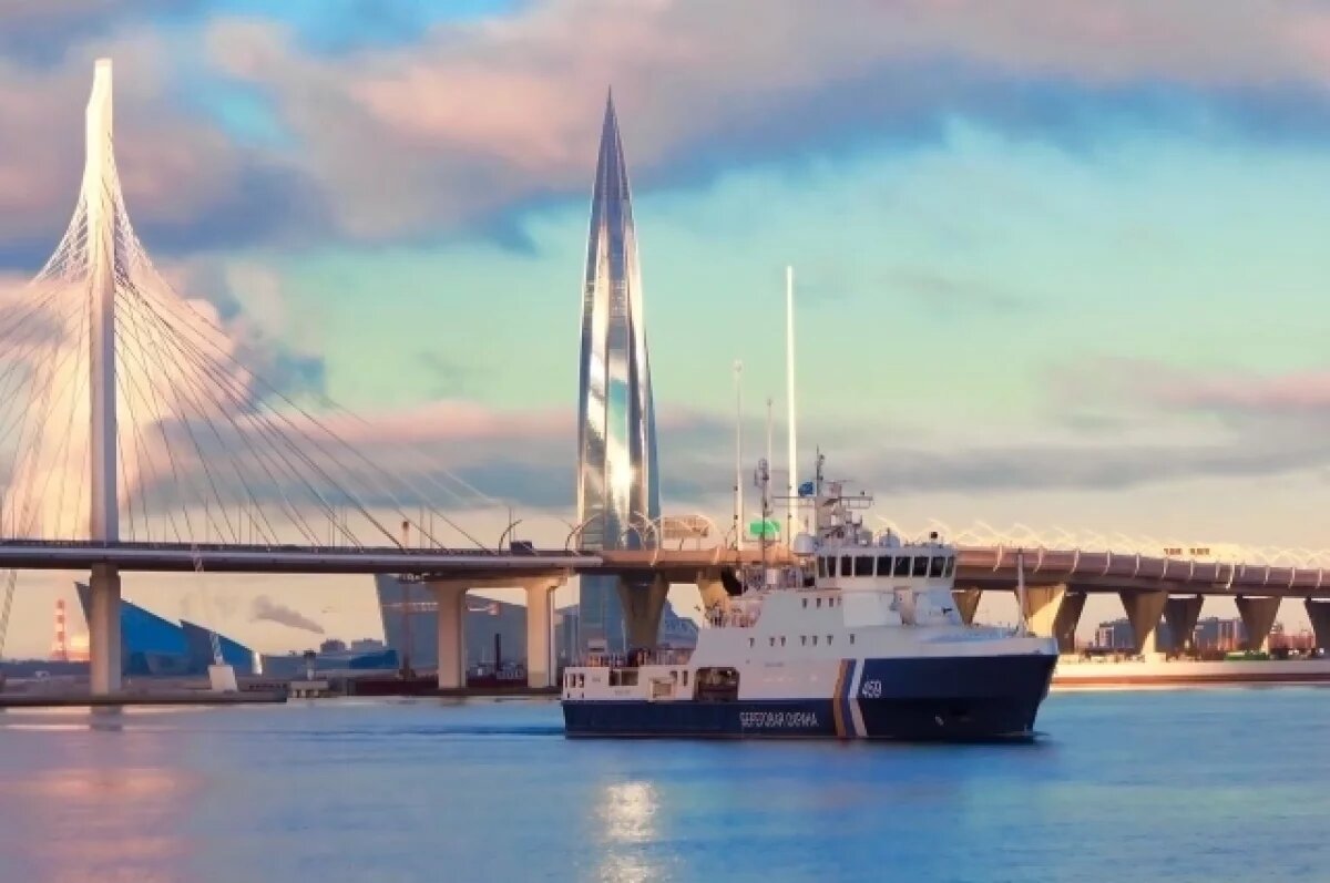    Пограничный патрульный корабль «Уфа» в Санкт-Петербурге перед переходом по СМП на Камчатке. Фото из архива ППК «Уфа»