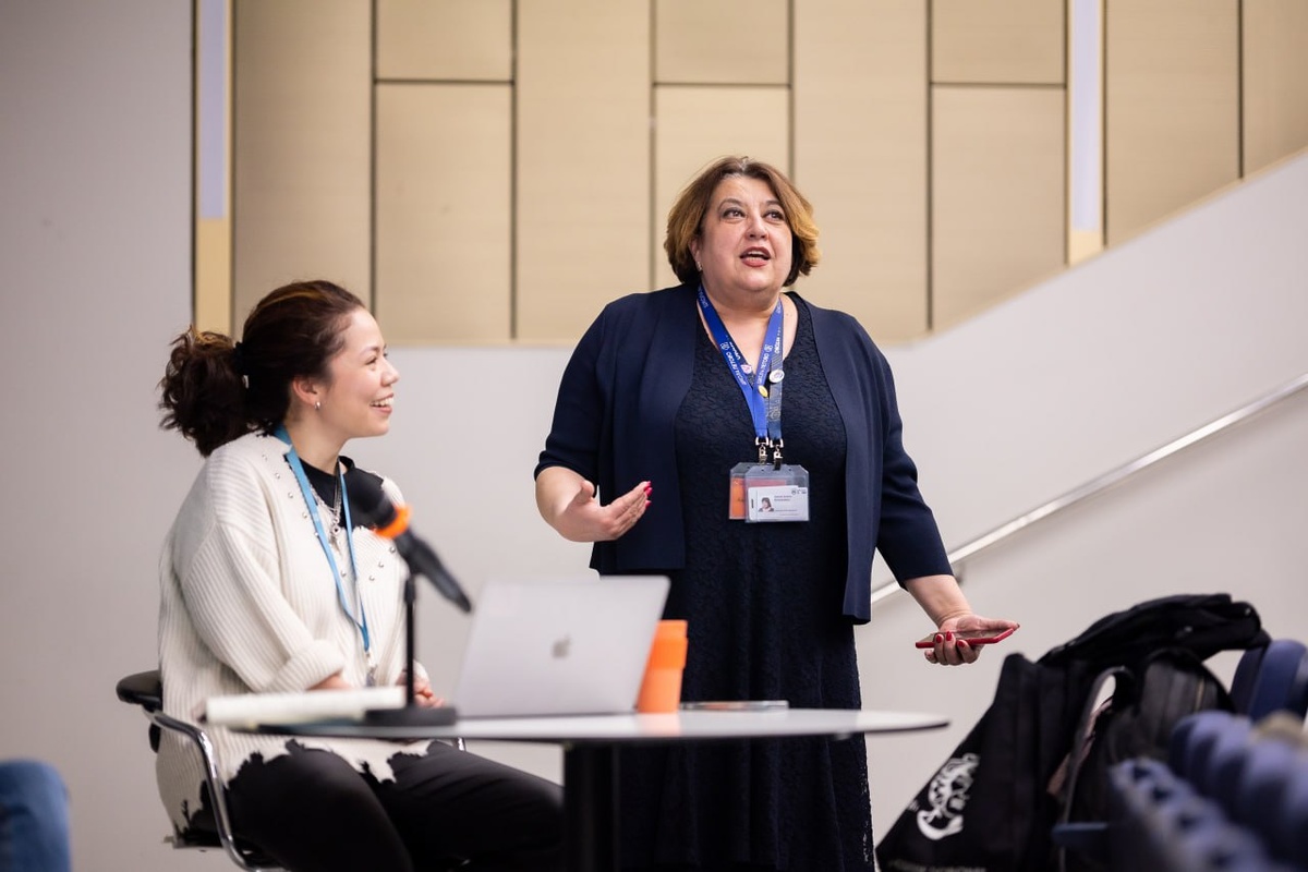 Фото из архива школы «Летово»: Елена Евгеньевна Урман — справа