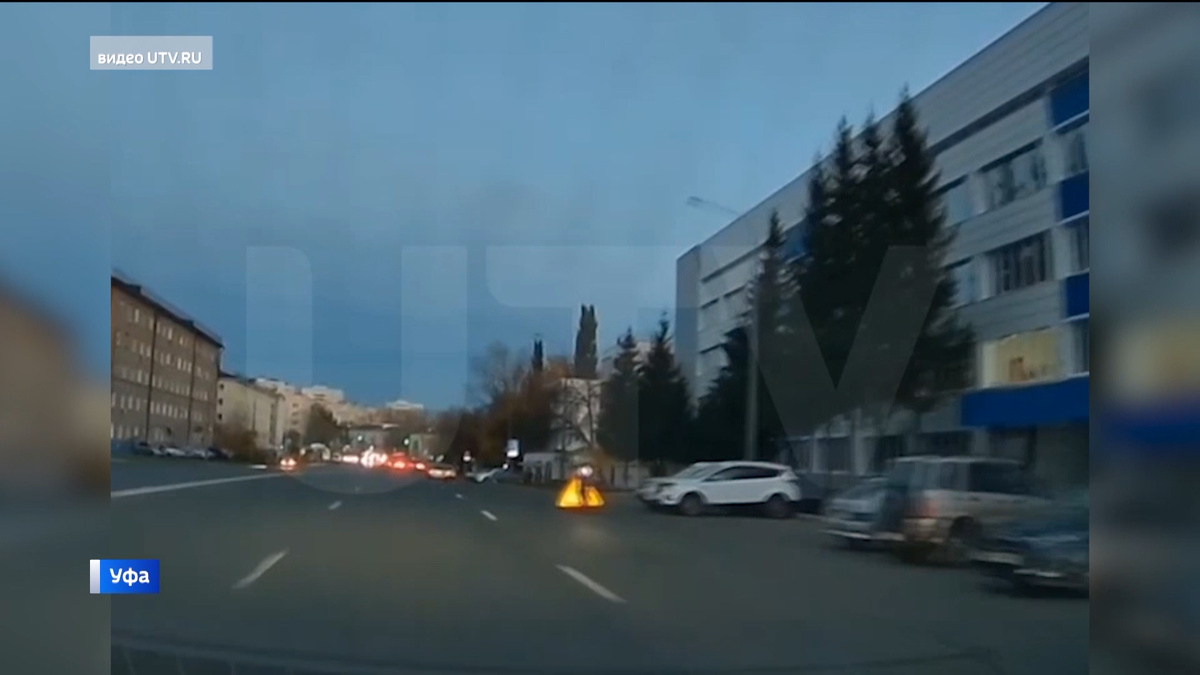    Школьники стащили дорожный знак и катались с ним по улицам Уфы на электросамокате